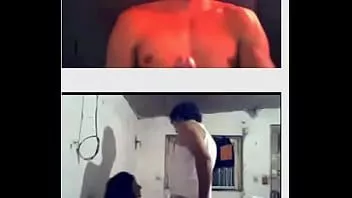 Redare Omegle - acest model blond uimitor cu un cocos masiv de cal se smuciază la o milf bătrână pe cameră - un tip atât de sexy