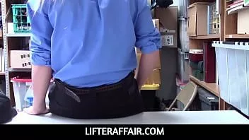 تشغيل Lifteraffair - شرطي جبهة مورو مول راشيل كافالي يمسك ويمارس اللص