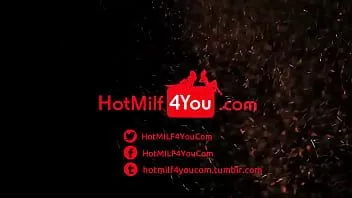 Odtwórz Seksowna mamuśka zostaje zerżnięta przez napalonego syna w hotelu - hotmilf4you.com