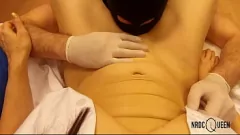 Putar Perawat nakal dalam sarung tangan lateks dijepit dan dijilat ke orgasme pov