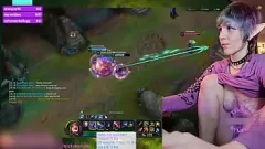 تشغيل تلعب Big Ass Camgirl Milf دور League of Legends على Chaturbate