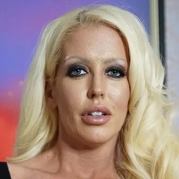 Pornostar Alura Jenson